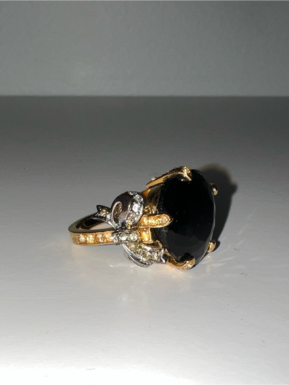 Women’s Gold Ring with Black Heart-Shaped Stone and Crystal Accent Gems (Size 7)